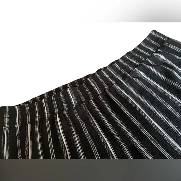 APT. 9 Black White Stripe Pull On Dress Pants Wide Leg Plus Size Women’s Pants - Picture 3 of 9